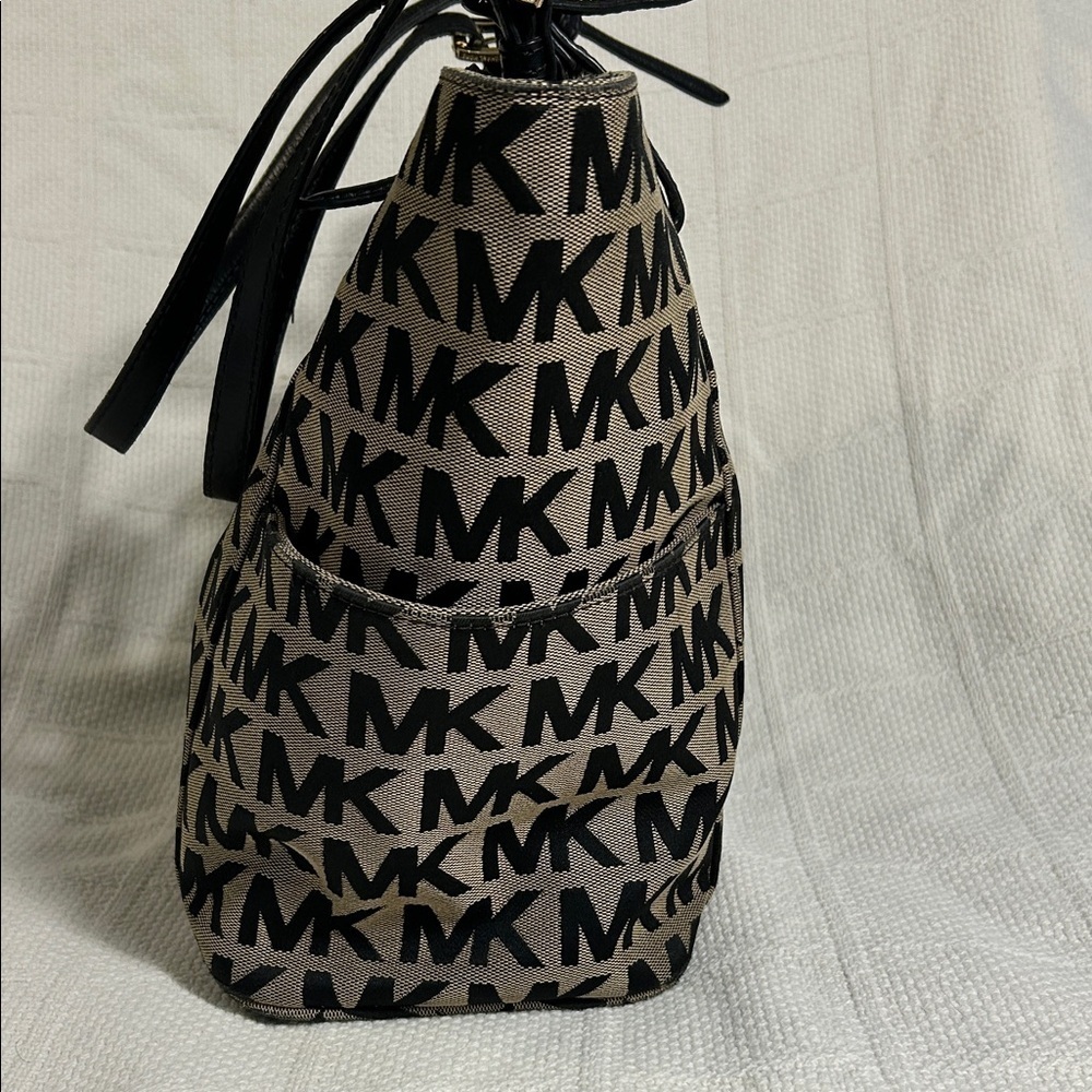 Michael by Michael Kors Jet Set Monogrammed Tote With Adjustable Leather Straps - Picture 4 of 12